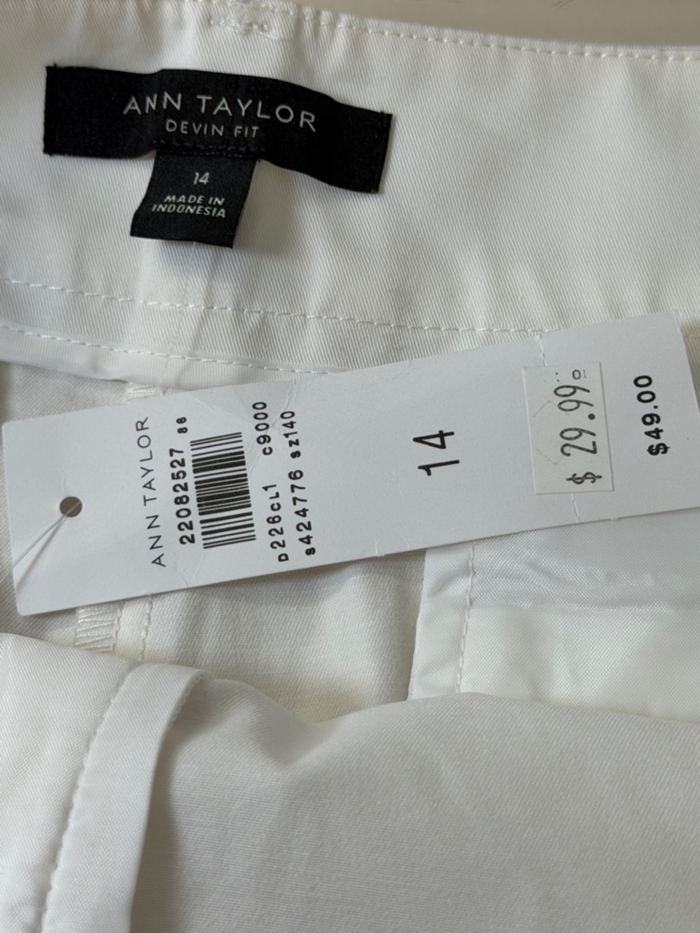 Ann Taylor White Devin Metro Short - Picture 9 of 10